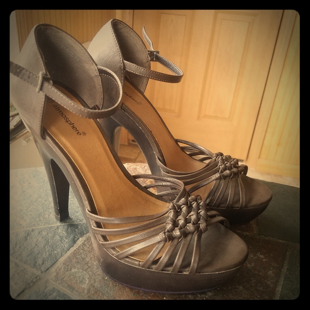 NWOT 😘 Sexy Strappy Platform Heels